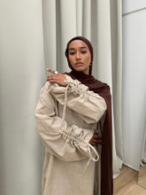 Load image into Gallery viewer, Lameesa Closed Linen Abaya | Sand