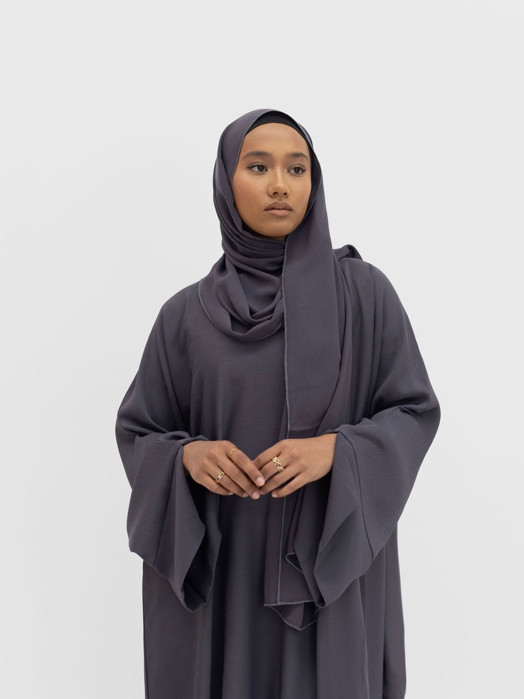 Alaïa closed abaya | Charcoal